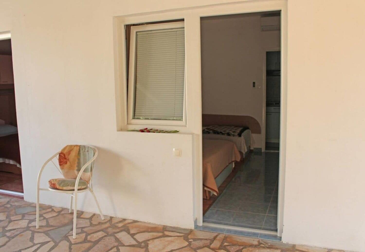 Others 4, Apartments Vinko, Vir