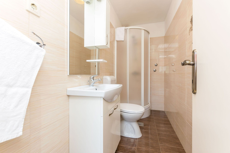Bathroom 3, Apartments Dado, Lumbarda