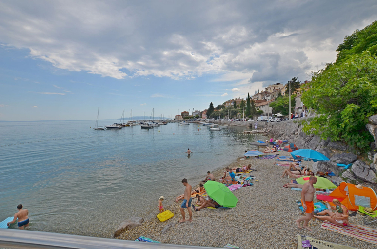 Beach 4, Apartment Volosko for two, Opatija/Veprinac