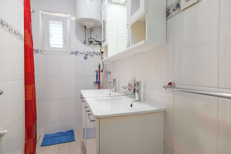 Bathroom 3, Apartments Nada, Dobrinj