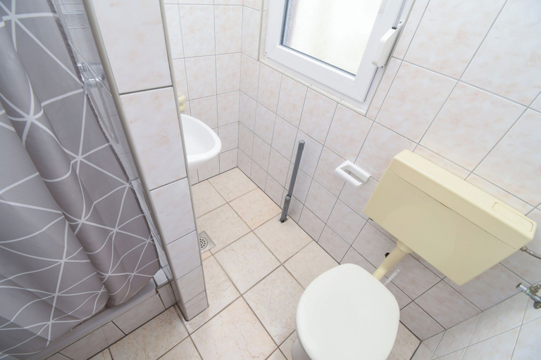 Bathroom 3, Apartment Biserka, Okrug