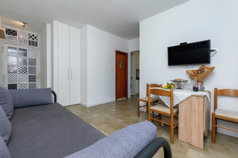 Others 5, Apartment Livr, Podgora