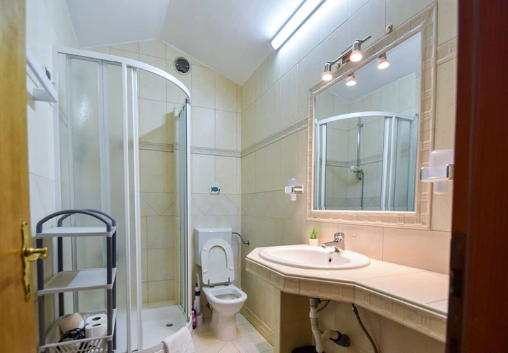 Bathroom 3, Apartments Jaklin, Lopar/Supetarska Draga