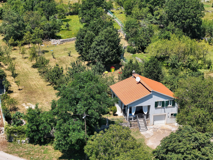 Building design 5, House Anteana, Vrlika