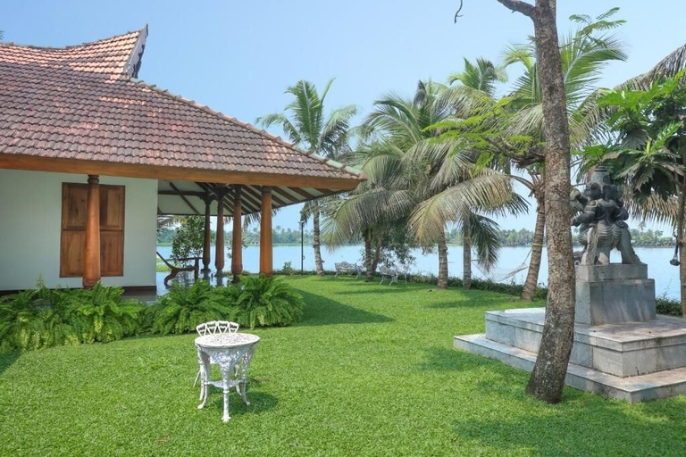 Property grounds 3, Miraaya Sundara Island Villa, Alappuzha