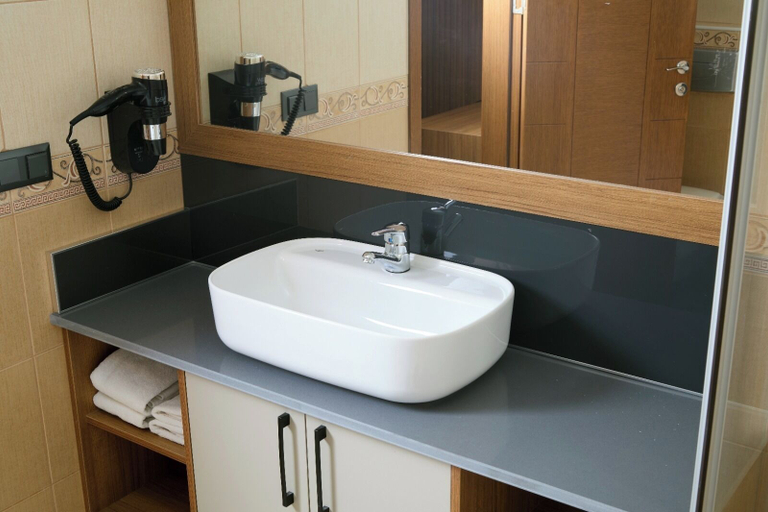 Bathroom 5, Caria Special Class, Ortaca