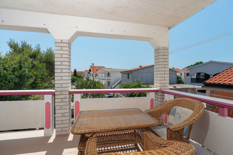 Balcony, Rooms Mat, Vir