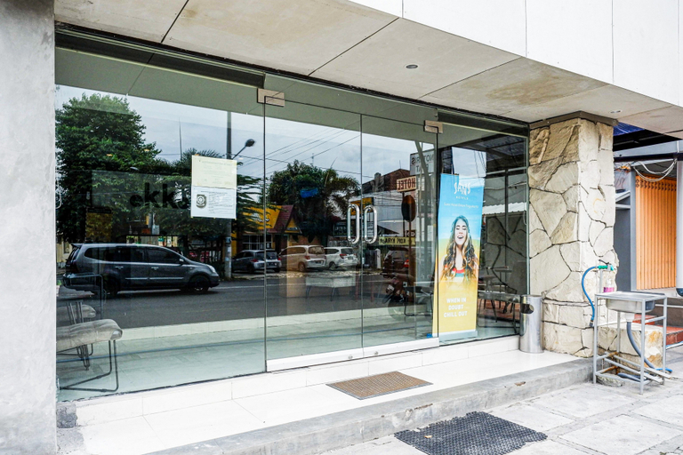 Exterior & Views 2, Sans Hotel Ekkon Yogyakarta by RedDoorz, Yogyakarta