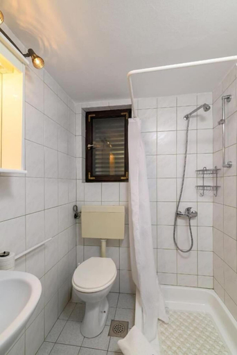 Bathroom 3, Apartments Katrina, Marčana