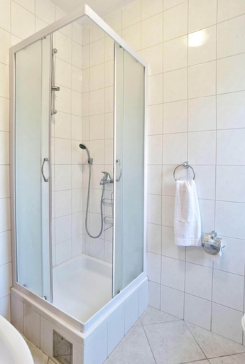Bathroom 3, Apartments Vinx, Marina
