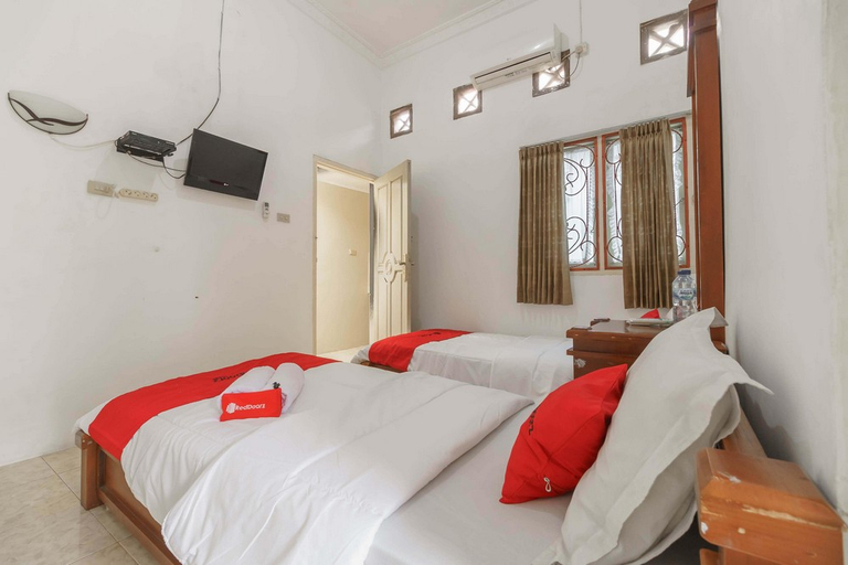 Bedroom 2, RedDoorz near Watervang Lubuk Linggau 2, Lubuklinggau