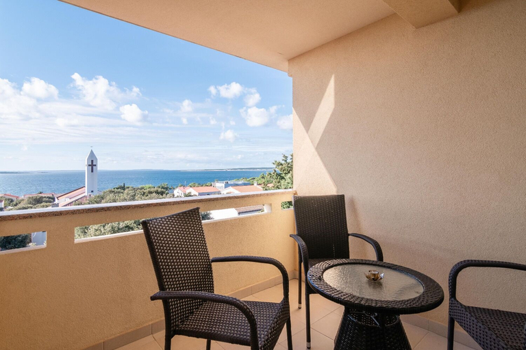Others 5, Apartments Ip, Pag