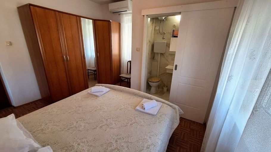 Bedroom 2, Apartment Zvone, Sali