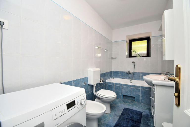 Bathroom 4, House Iva i Ella, Matulji