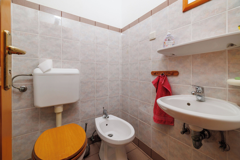 Bathroom 4, Apartments Rasa, Malinska-Dubašnica