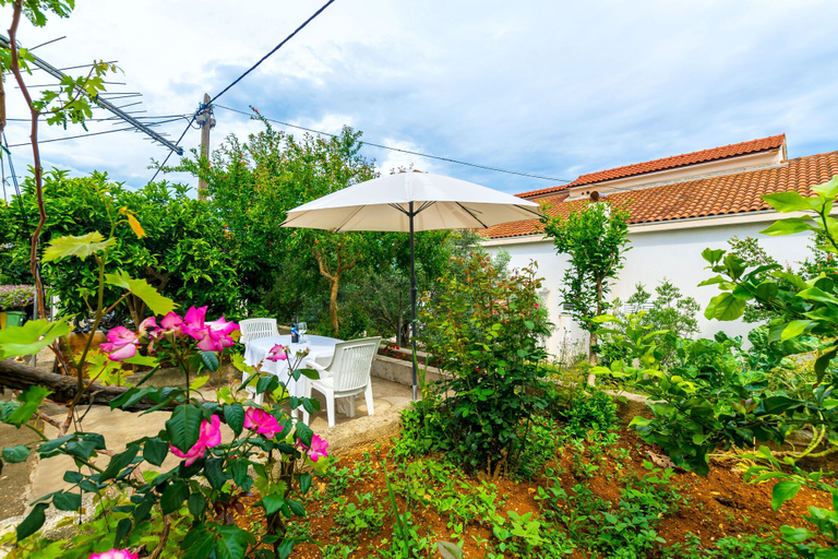 Others 5, Apartments Dado, Lumbarda