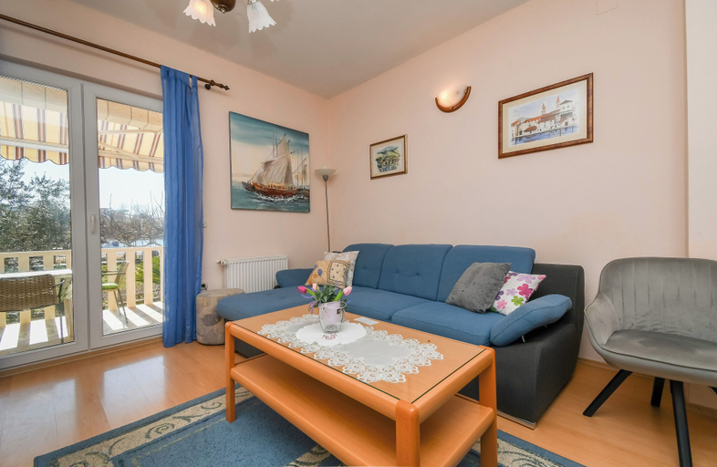 Living room 3, House Vesnad, Seget