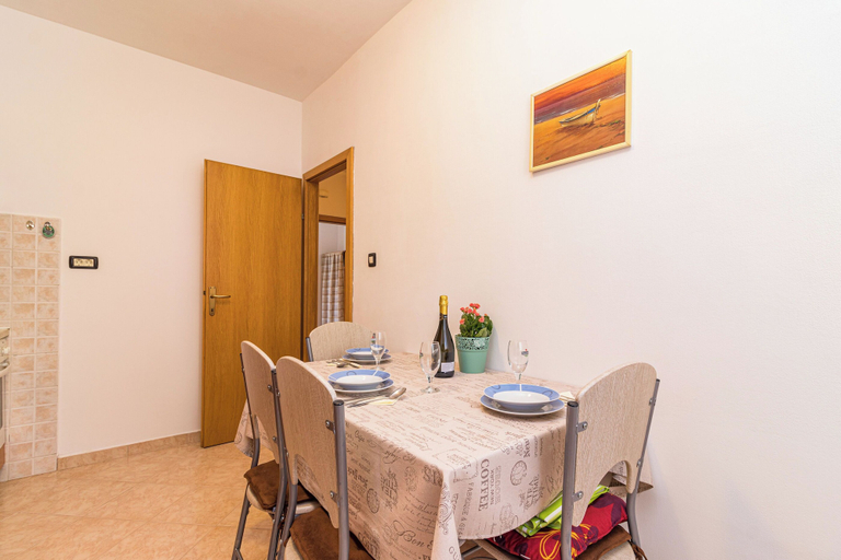 Dining 5, Apartments Jere, Pula