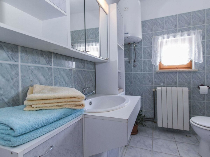Bathroom 5, House House Vema, Labin