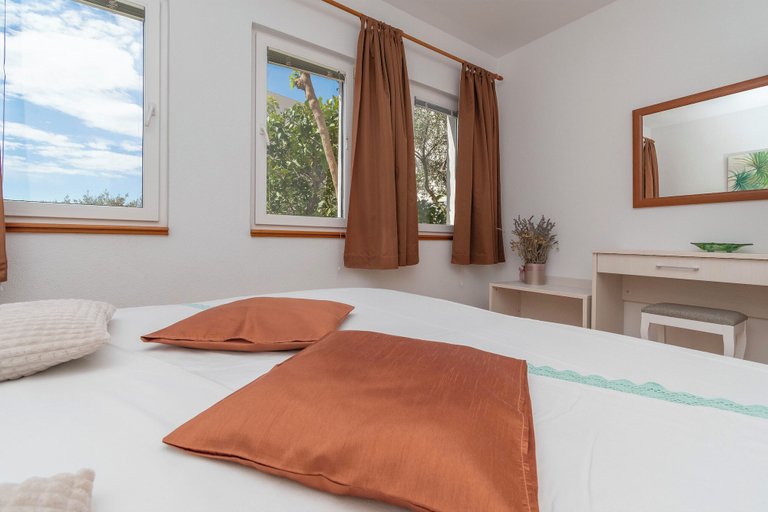 Bedroom 2, Apartments Jovize, Makarska