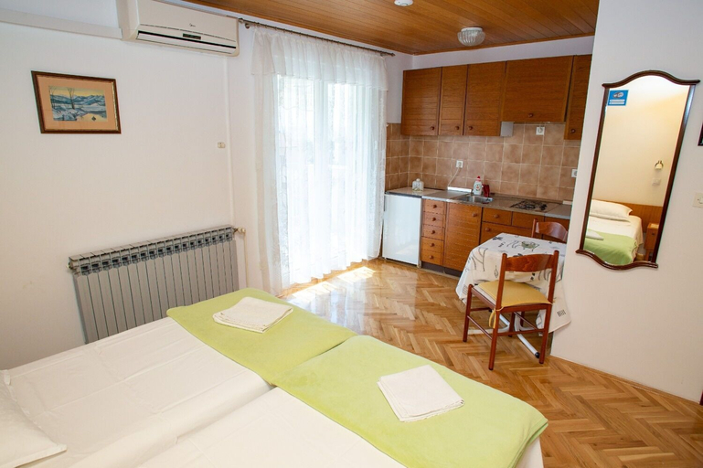 Bedroom 4, Apartments and Rooms Ivan, Novalja