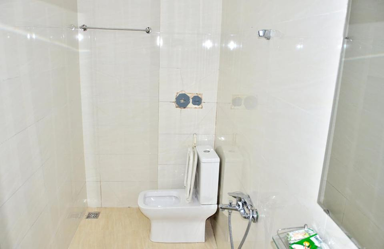 Bathroom 5, Familia Hotel, Huế