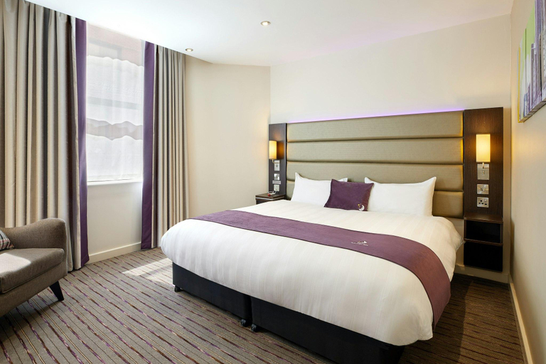 Bedroom 4, Premier Inn Kettering, Northamptonshire