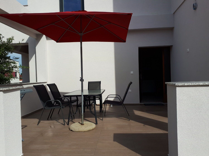 Others 5, Apartments Mari, Nin