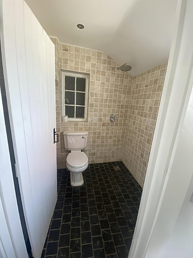 Bathroom 4, April Cottage, Hampshire