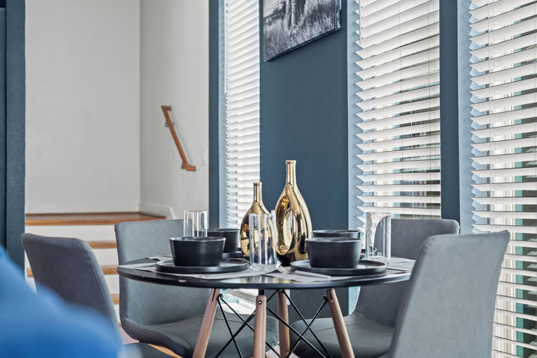 Dining, Trendy 3BR I Free Parking I Workspace, Dallas