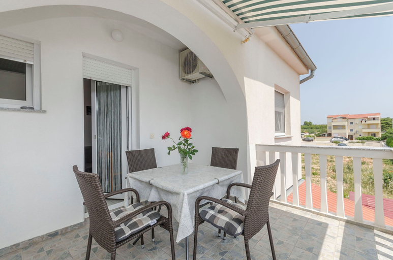 Terrace/patio 3, Apartments Pejo, Vodice