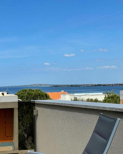 Others 5, Apartment Punta, Nin