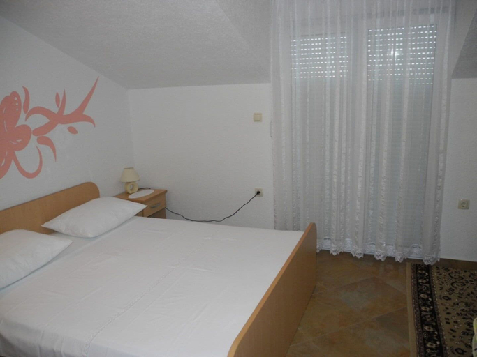 Bedroom 3, Apartments Maca, Šibenik
