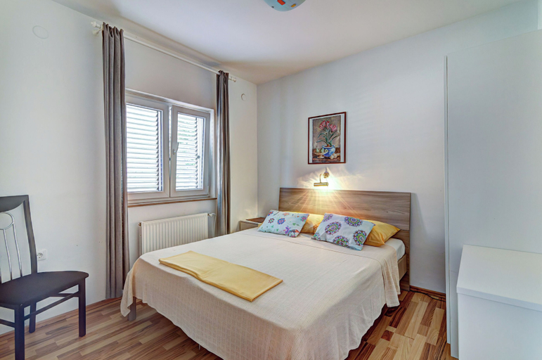 Room 2, Apartments Dino & Toni, Novi Vinodolski