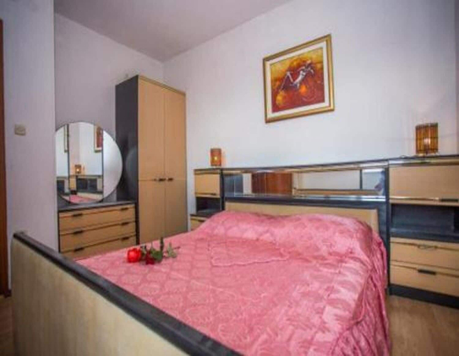 Room 2, Apartments and Room Anita, Selca
