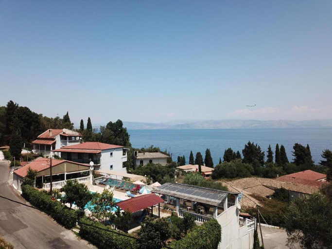 Pool 5, Pleasing Apartment in Mpenitses With Terrace, Ionian Islands