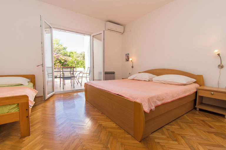 Room 2, Apartment Family Ribicic, Pag