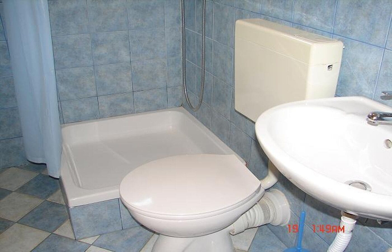 Bathroom 3, Apartments Dijana, Jelsa