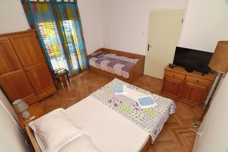 Bedroom 3, Apartments Good, Makarska