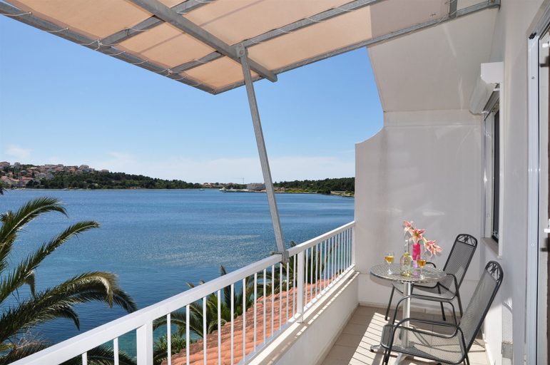Water view, Apartments Bibi, Rogoznica