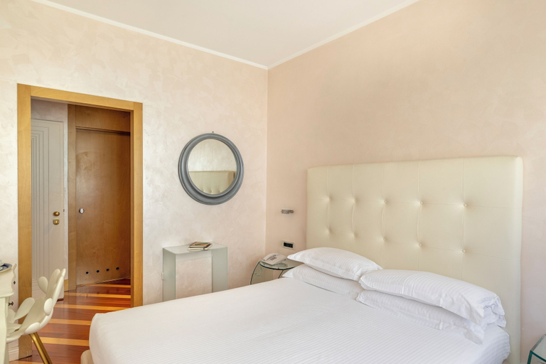 Bedroom 3, Hotel Sanpi Milano, Milano