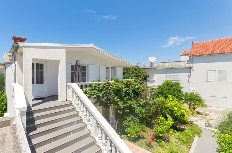 Exterior & Views 2, Apartment Family Apartments Ina, Vodice