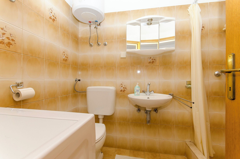 Bathroom 3, Apartments Gogi, Postira