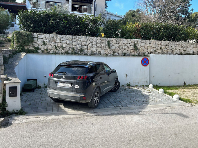 Parking, Apartment Dino, Supetar