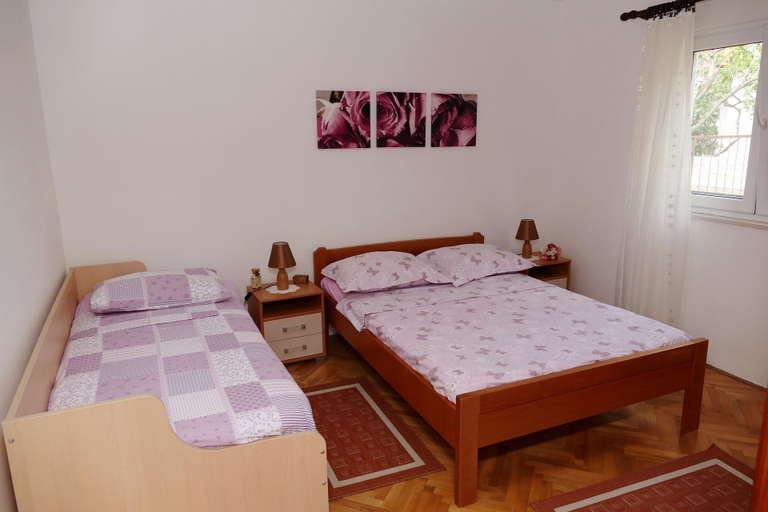 Bedroom 3, Apartments Blazenka, Okrug