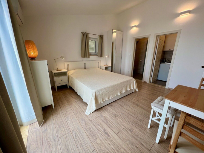 Room 2, Apartment Via, Brela