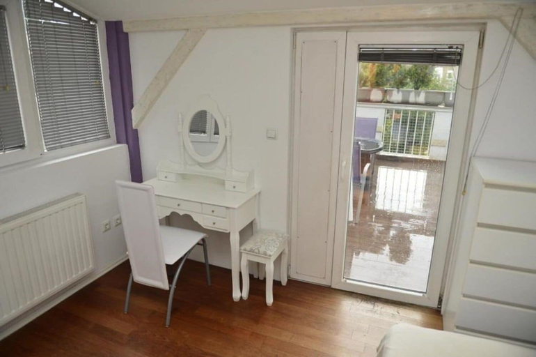 Others 4, Apartment Ive, Zagreb