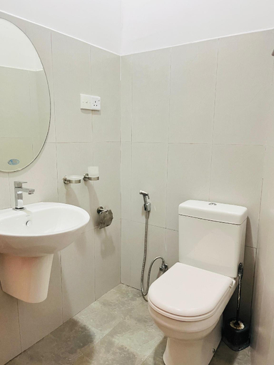 Bathroom 3, Sun and Sand Apartment, Habaraduwa