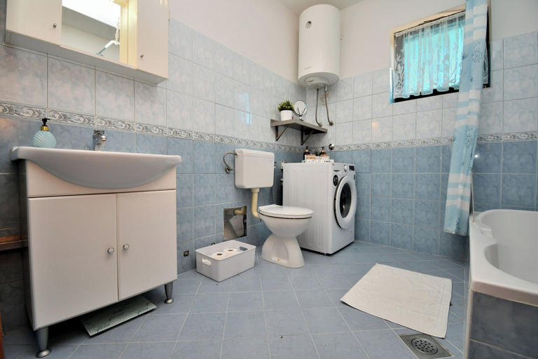 Bathroom 3, Apartment Ingrid, Vrsar
