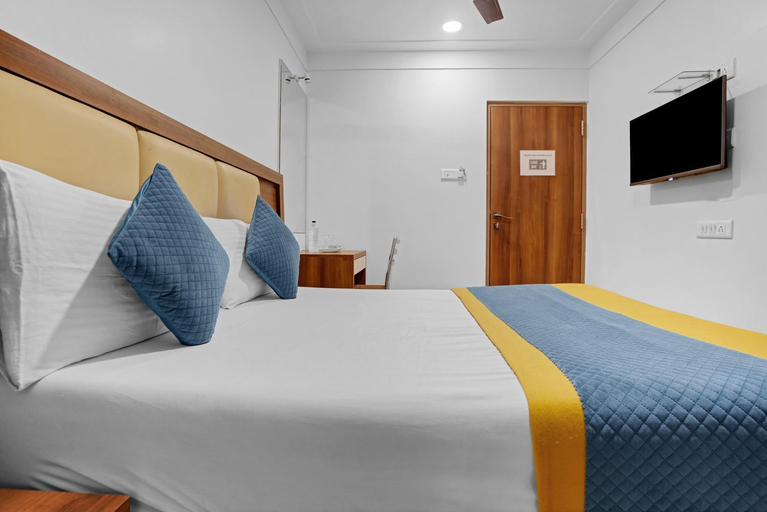 Bedroom 2, Hotel Dream Inn Thane, Thane